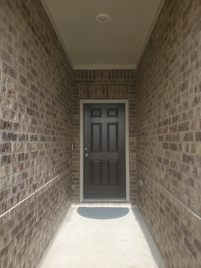 Foto del edificio - 1208 Mare Stable Ct