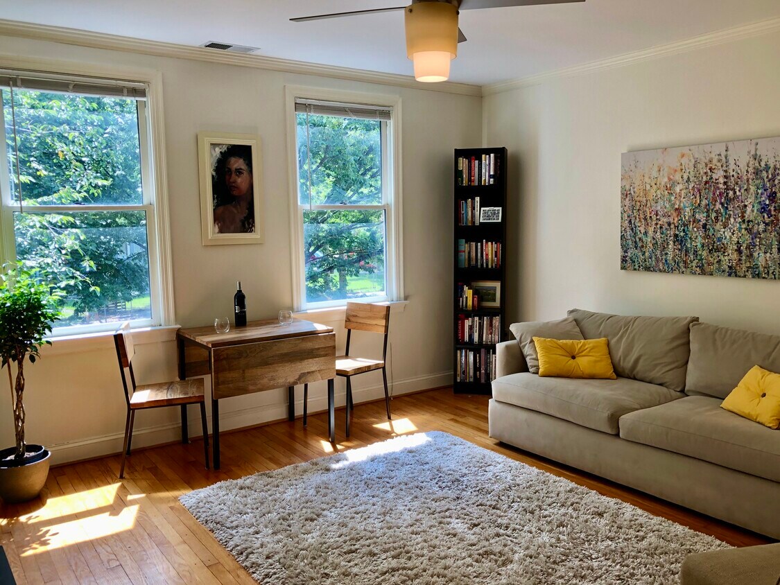 Sala de estar/comedor - 4010 Kansas Ave NW