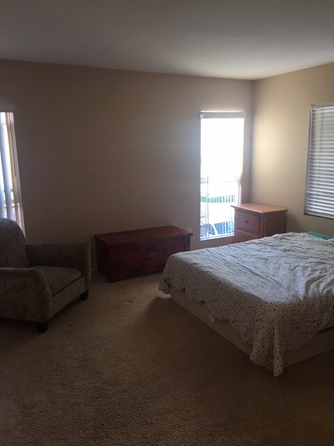 Building Photo - 1468 Burgundy Dr