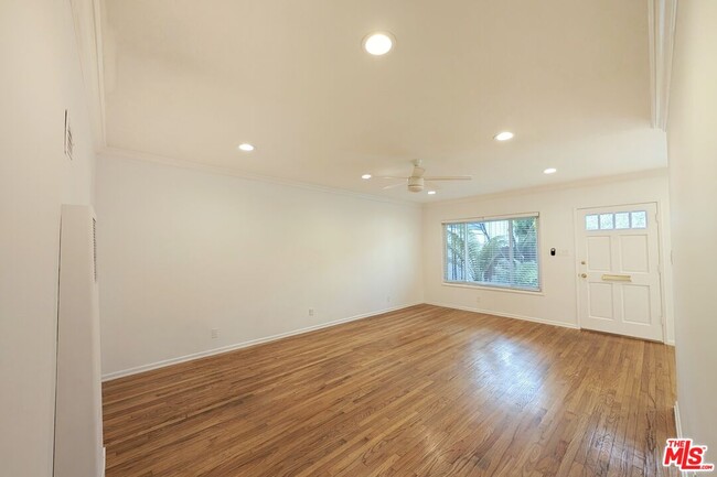 Building Photo - 224 Bicknell Ave