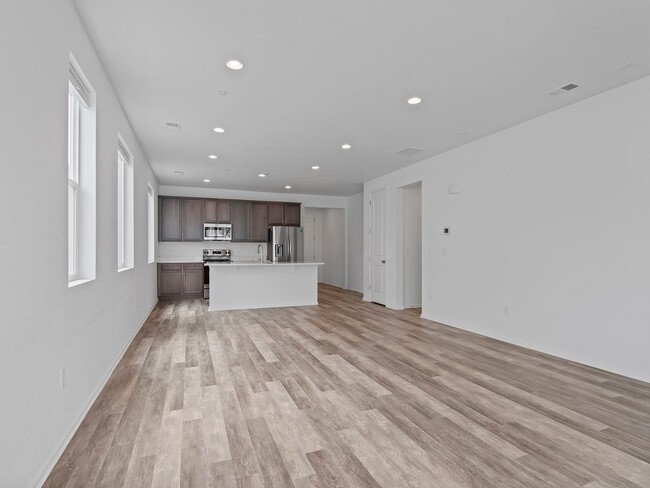 Foto del edificio - Modern Home With Great Amenities Available...