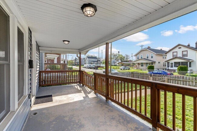 Foto del edificio - 866 E Starr Ave