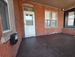 Building Photo - 1024 N Adams St