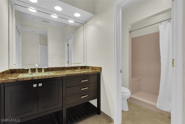 Foto del edificio - 2000 Royal Marco Way