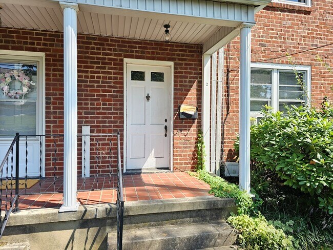 Building Photo - 929 Holston Ave
