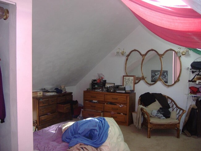 Building Photo - 5819 Bartlett St