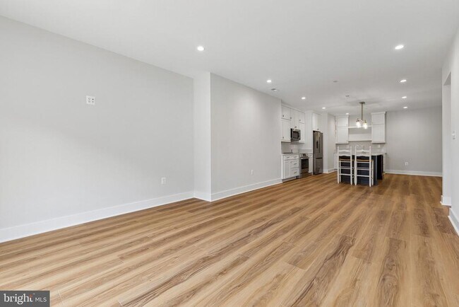 Foto del edificio - 6101 Berkshire Dr