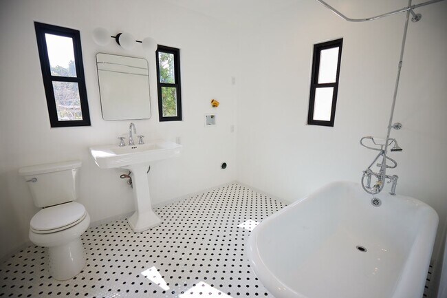 Foto del edificio - 1544 Westerly Terrace
