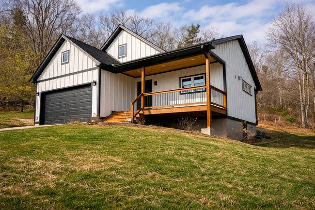 Foto del edificio - Fairview Rental! - Two Occupants Max