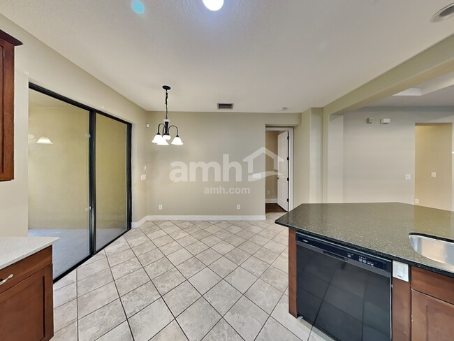 Foto del edificio - 8241 Dunham Station Dr