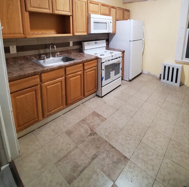 Kitchen - 110 N 4th St
