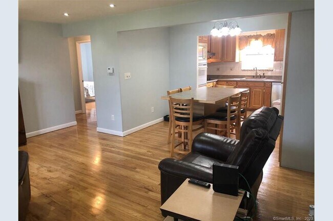 Foto del edificio - 11 Colonial Dr