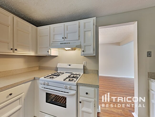 Building Photo - 4928 Rockborough Trail NW