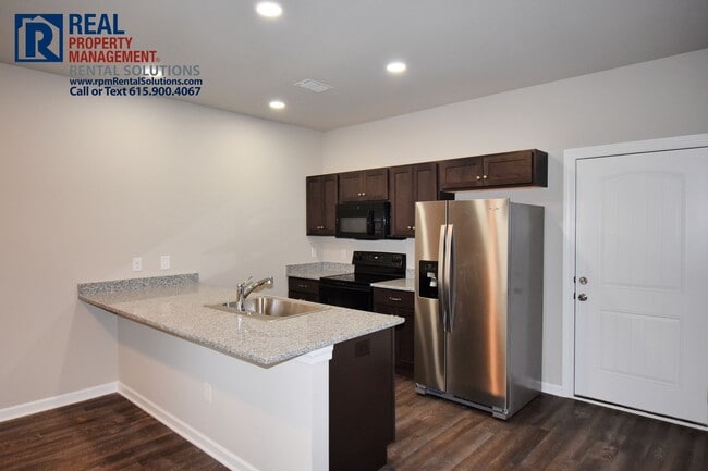 Building Photo - Gorgeous home off S. Rutherford! 3BR/2.5BA...
