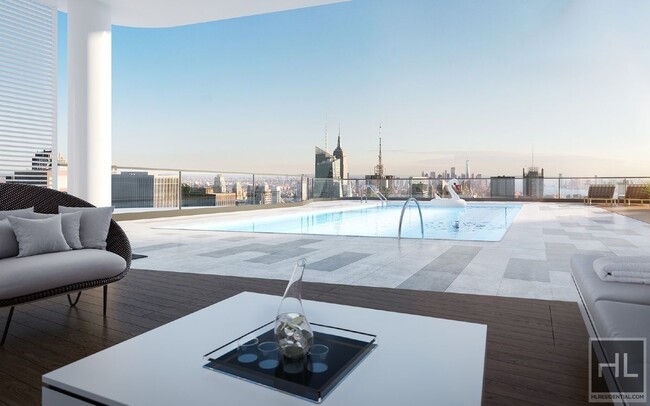 Building Photo - Luxury Studio Alcove w Rooftop Pool in Mid...