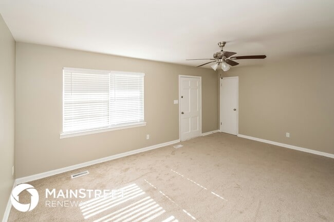 Building Photo - 5712 Oakhill Dr