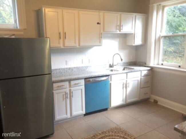Building Photo - 2 br, 1 bath Townhome - 727 Lewis St