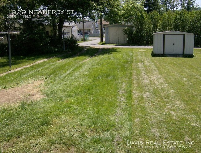 Building Photo - 3 Bedroom Duplex in Newberry