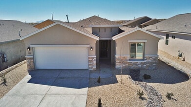 Building Photo - 729 C. Escondida