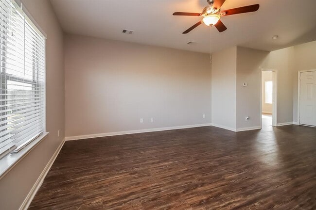 Building Photo - 4703 Monarch Falls Ln
