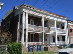 Building Photo - 311-313-313 Dover St