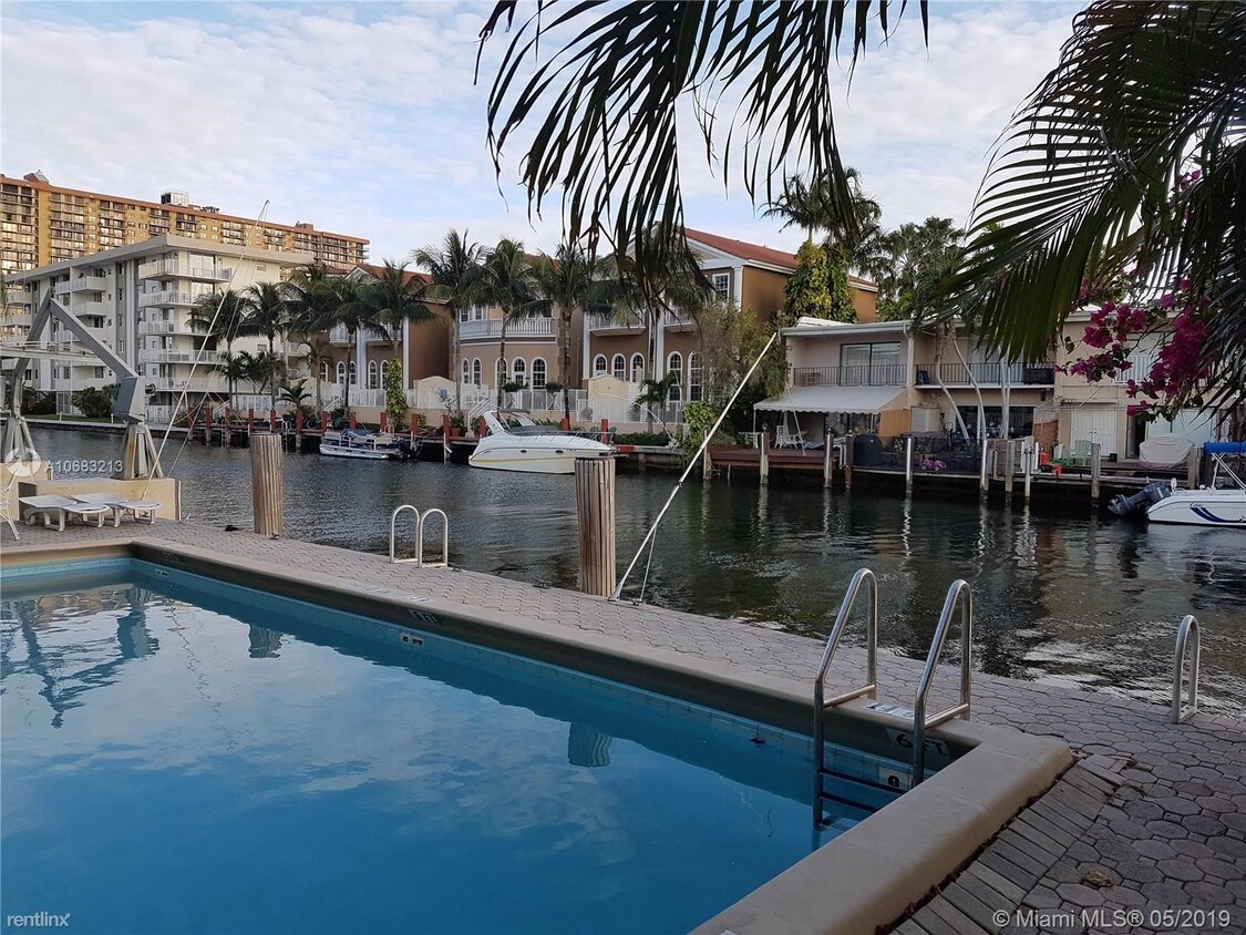 2 br, 2 bath - 3862 NE 171st St # B2 - 2 br, 2 bath  - 3862 NE 171st St # B2