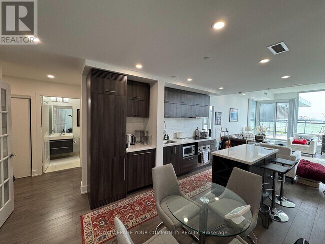 Photo du bâtiment - 8081-8081 Birchmount Rd