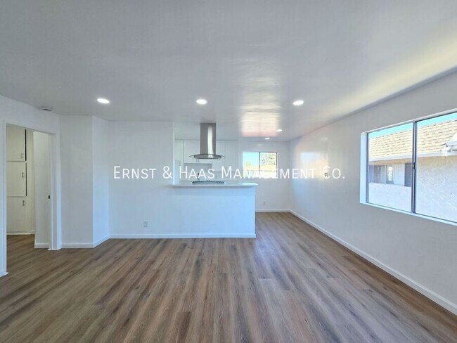 Foto del edificio - 4300 E 5th St