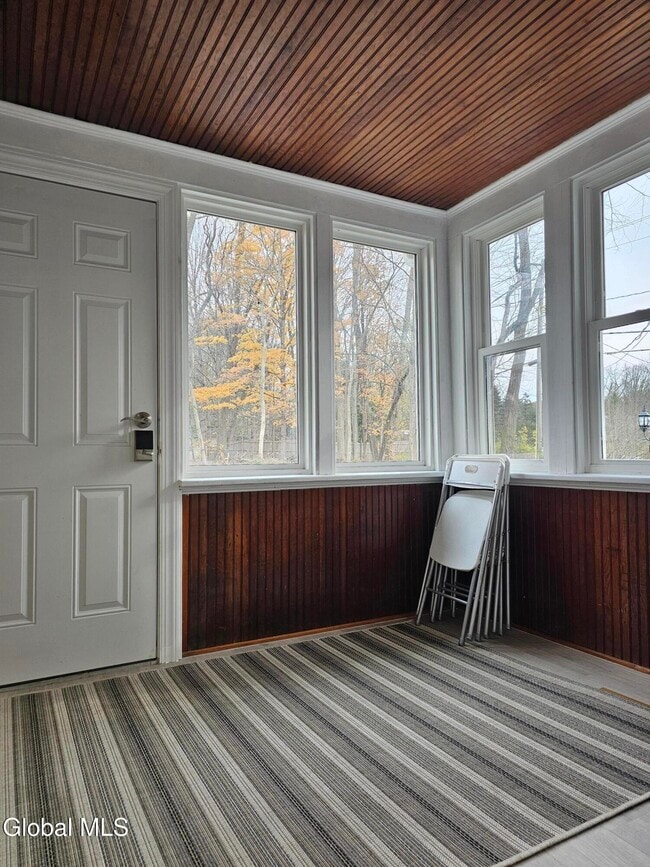 Building Photo - 489 Grooms Rd