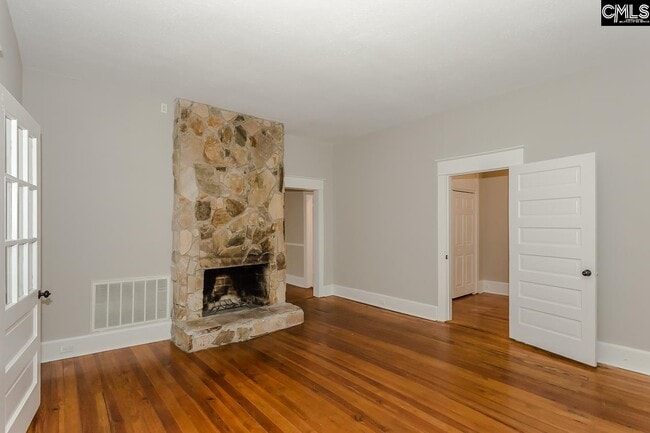 Building Photo - 1205 Maple St