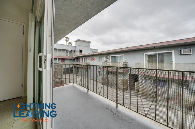 Foto del edificio - 8140 Langdon Ave