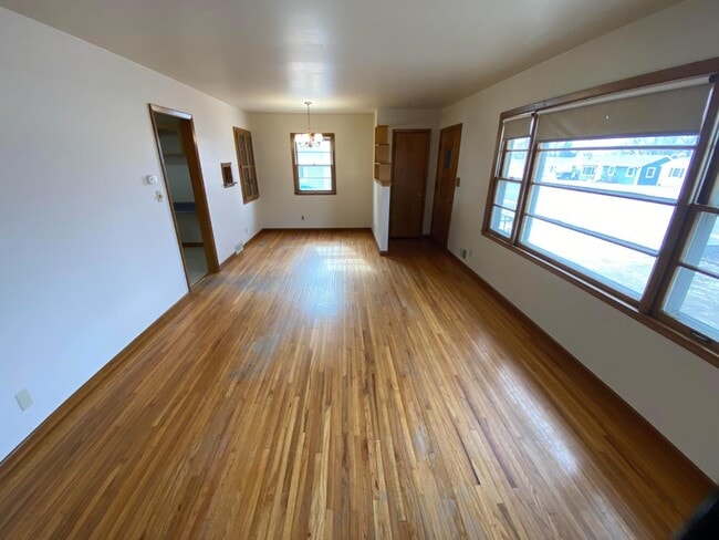 Building Photo - 912 N Kiwanis Ave