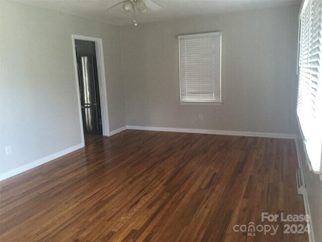 Foto del edificio - 312 Ridge Dr