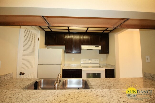 Building Photo - Great 2 Bedroom Unit in Fort Walton