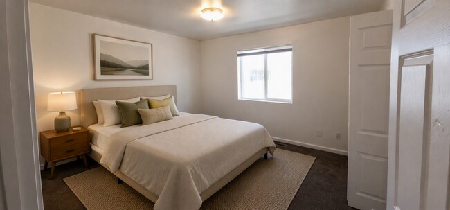 Foto del edificio - 1240 W Newlands Dr