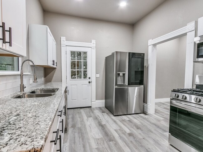 Foto del edificio - Beautiful 4 bedroom home in Guthrie - Move in Deposit-Free! (If Qualified)