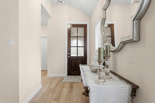 Foto del edificio - 127 Lukewood Cir