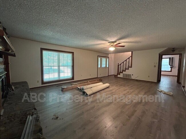 Building Photo - 4084 N Lexington Ln