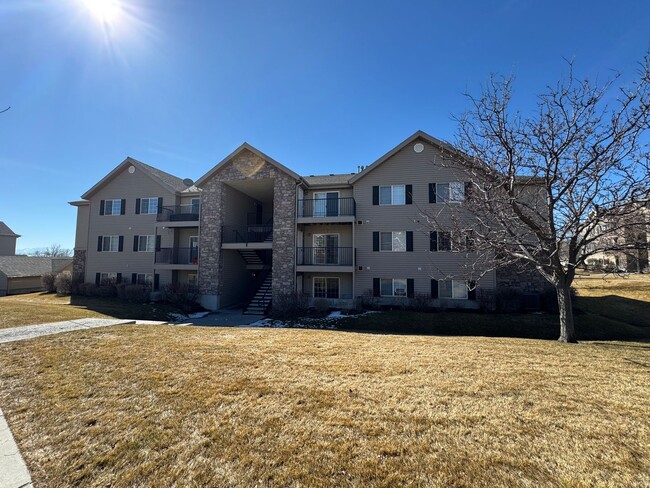 Building Photo - Ground level 3 bedroom 2 bath in Lehi!