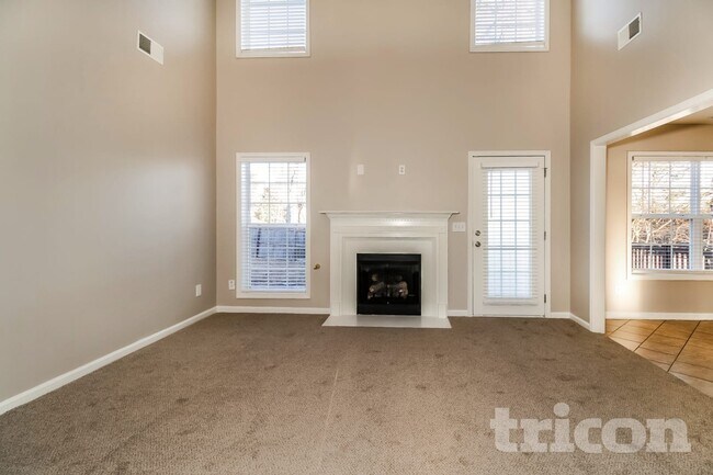 Foto del edificio - 1444 Legion Dr