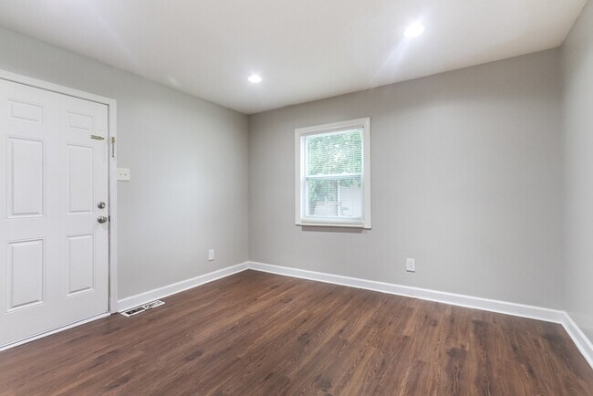 Foto del edificio - 3147 Keswick Rd