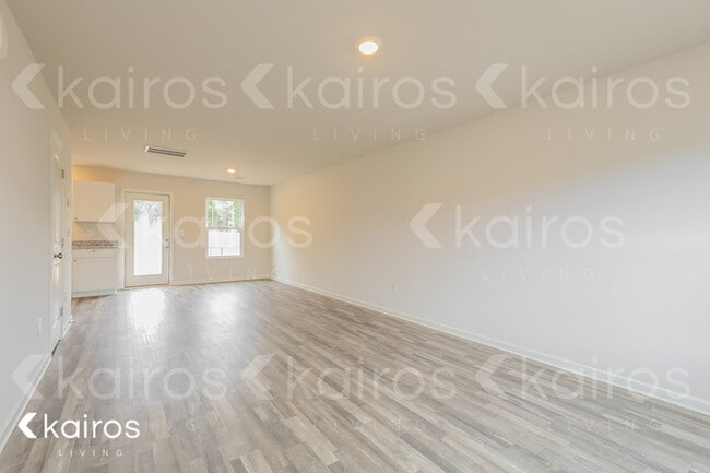 Foto del edificio - 841 VISTAMOUNT PATH