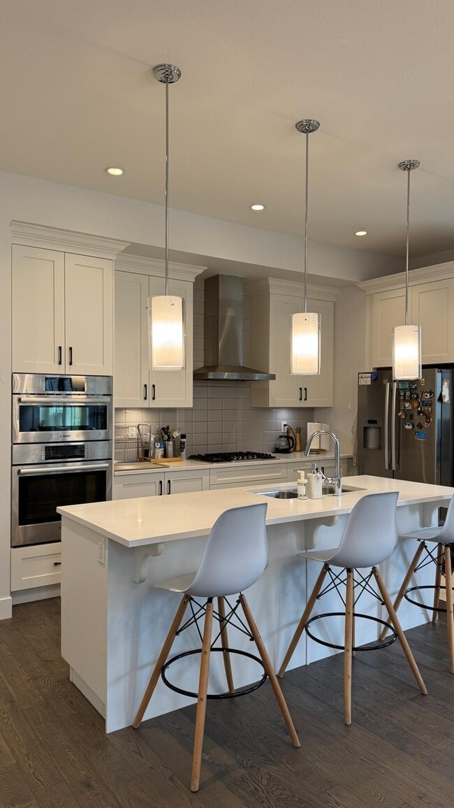 Building Photo - 16473 103 Av