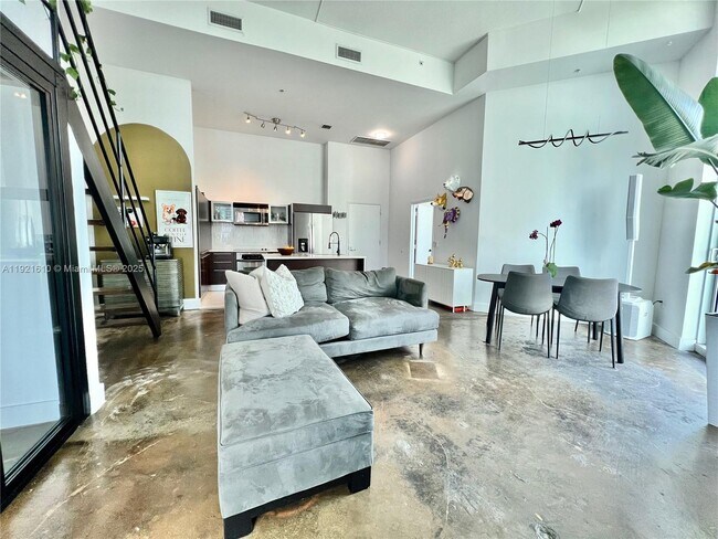 Foto del edificio - 1900 N Bayshore Dr