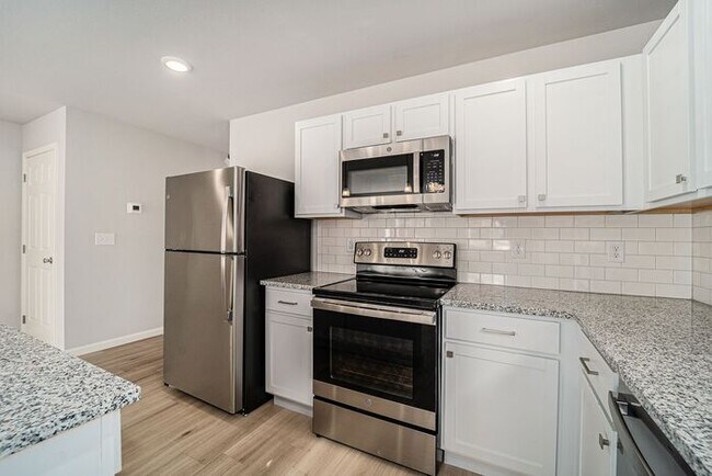 Foto del edificio - 708 Pine Hill St