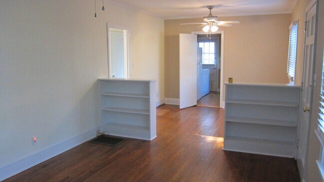 Foto del edificio - 2BR/1BA in the heart of Normaltown