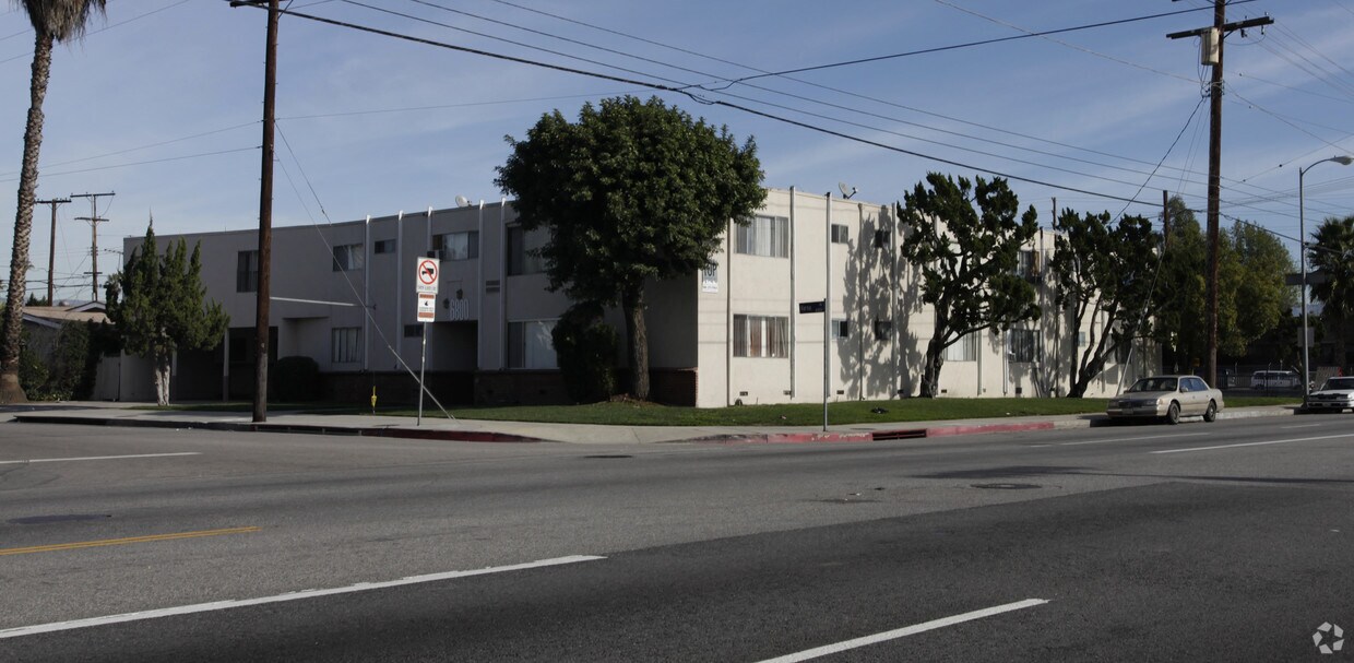 Primary Photo - 6800 Varna Ave