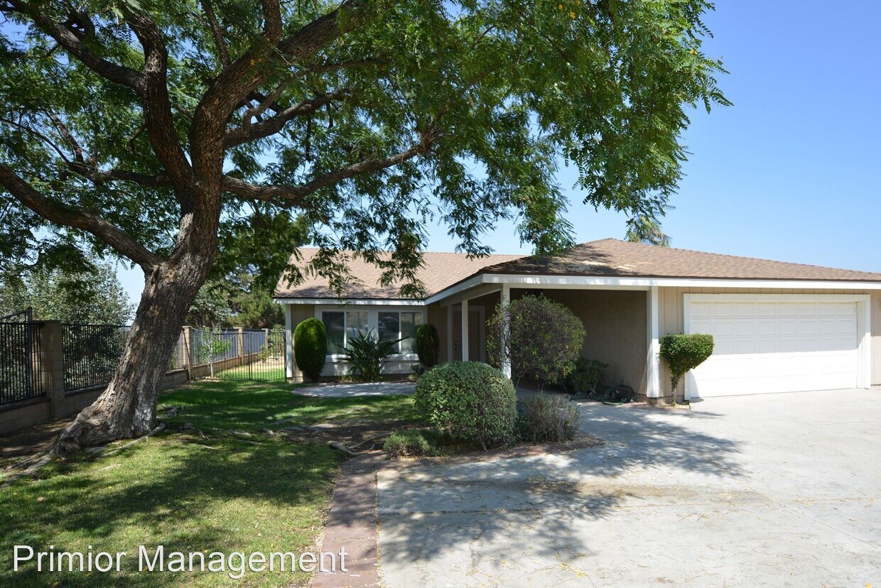 Foto principal - 902 Clear Creek Canyon Dr