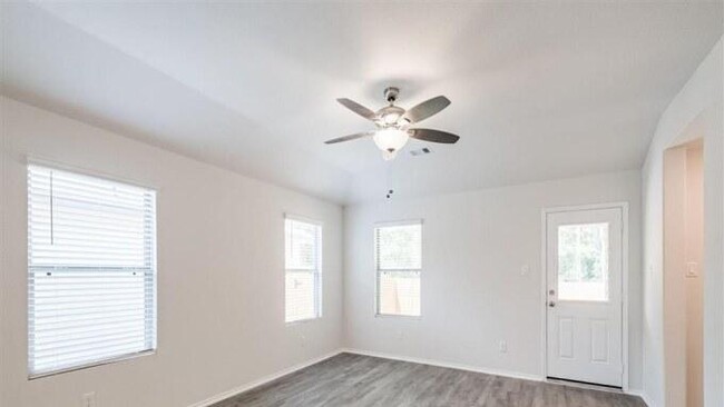 Foto del edificio - 3 bedroom in Conroe TX 77302