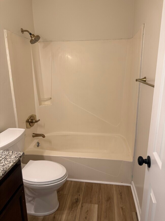 Foto del edificio - 706 Shady Lane Dr